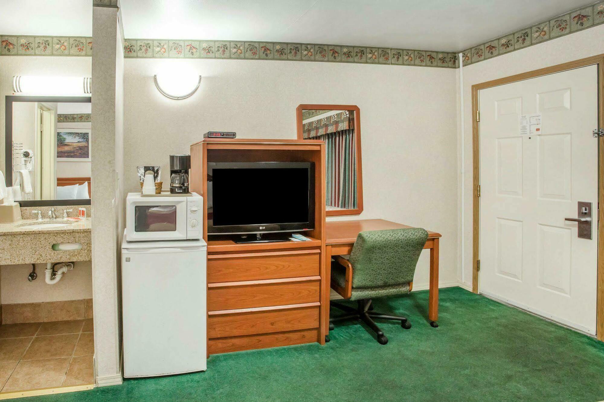 Studio 6 Suites Vancouver Wa Waterfront Екстериор снимка